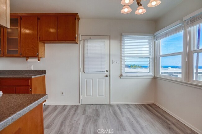 Building Photo - 1453 Silvius Ave