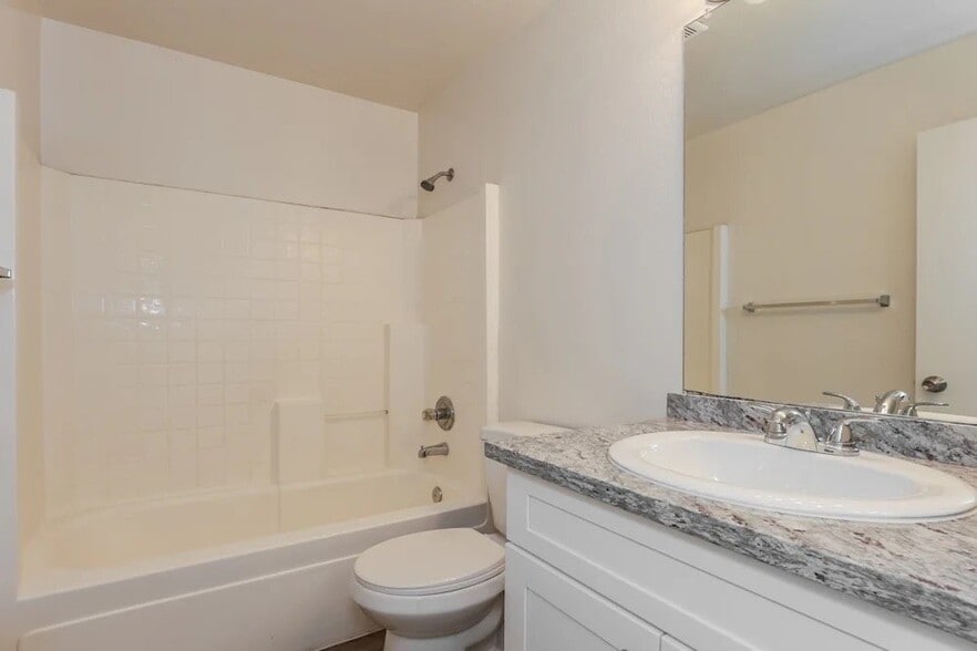 Building Photo - 10611 Nash Pl