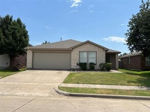 Building Photo - 1577 Laurel Hall Ln