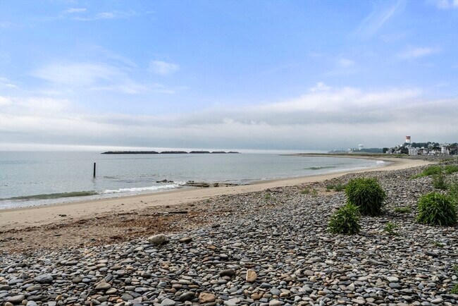 Building Photo - 46 Hawthorn Ave