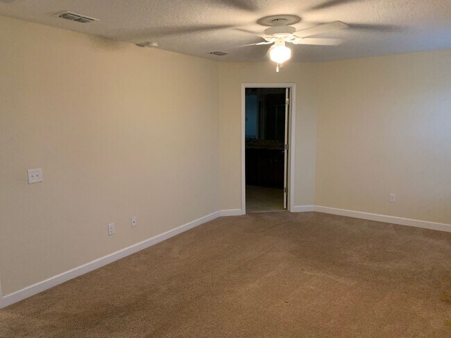 Building Photo - WYNDHAM LAKES ESTATES 4/2.5 HOME FOR RENT - LAKE VIEW!