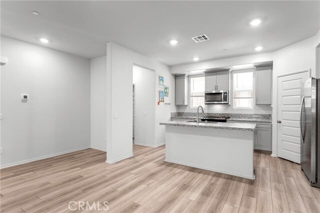 Building Photo - 40727 Melrose Dr