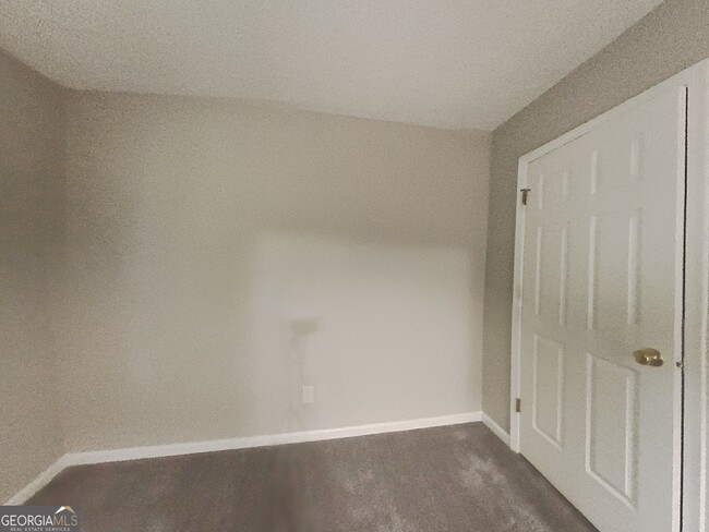 Building Photo - 800 Crab Orchard Dr