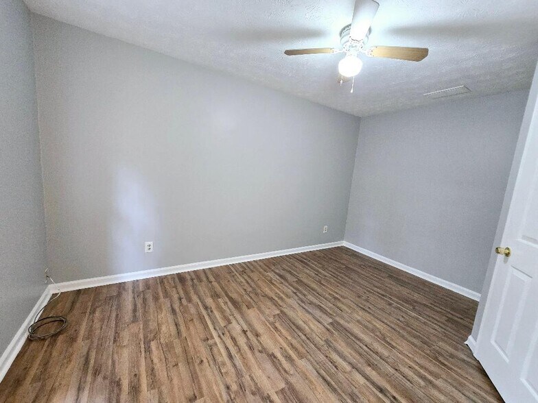 Building Photo - 5696 Wylake Dr