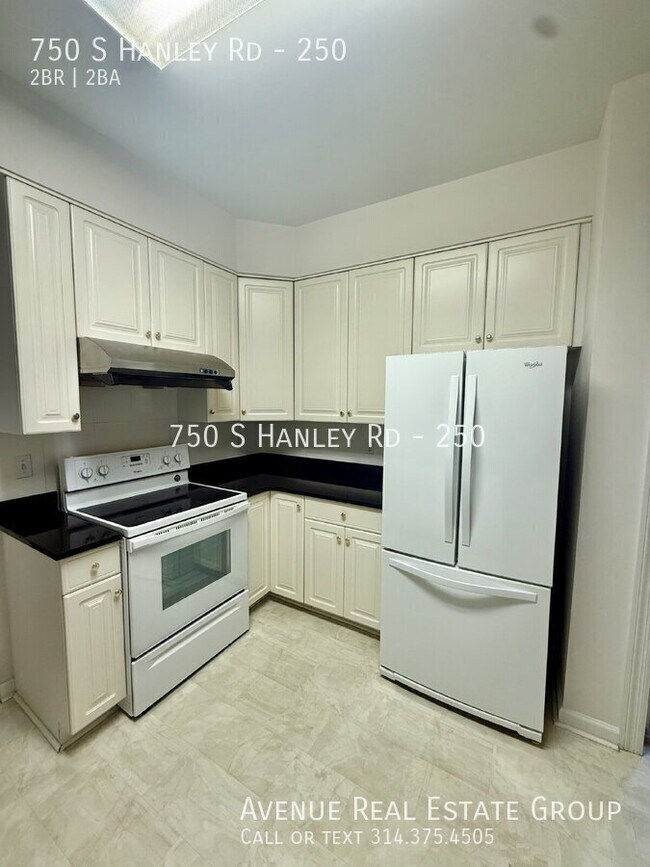 Building Photo - 750 S Hanley Rd