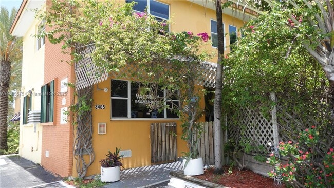 Primary Photo - 3405 N Ocean Dr