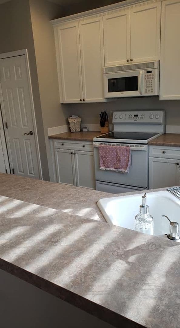 Building Photo - 3 Bedroom Home in desirable Meadows Neighborhood- Community Pool Access at the Grange!