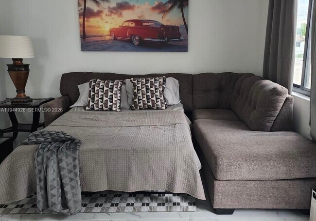 Building Photo - 8012 NW 14th Pl