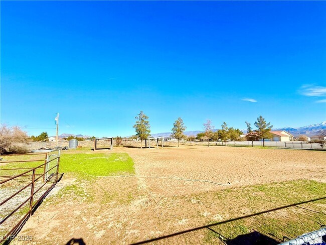 Building Photo - 1230 W Iguana St