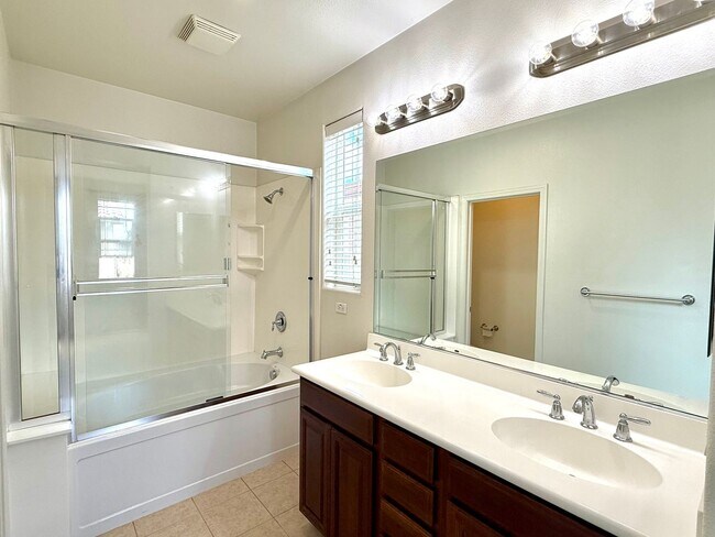 Building Photo - $4,400 / Beautiful 3BR + Bonus Room / 2.5BA Single-Family Home in Warm Springs, Fremont
