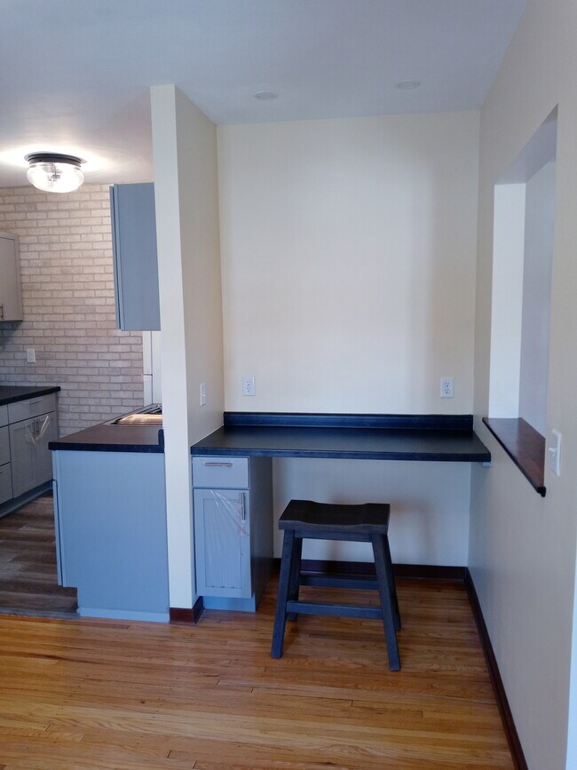Building Photo - 2733 Girard Ave S