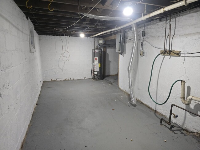 Building Photo - Beautiful 3BR/1BA Home on East Edgar Avenue