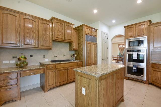 Building Photo - 9900 Tree Bend Cove