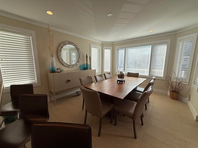 Building Photo - 103 S Andover Ave