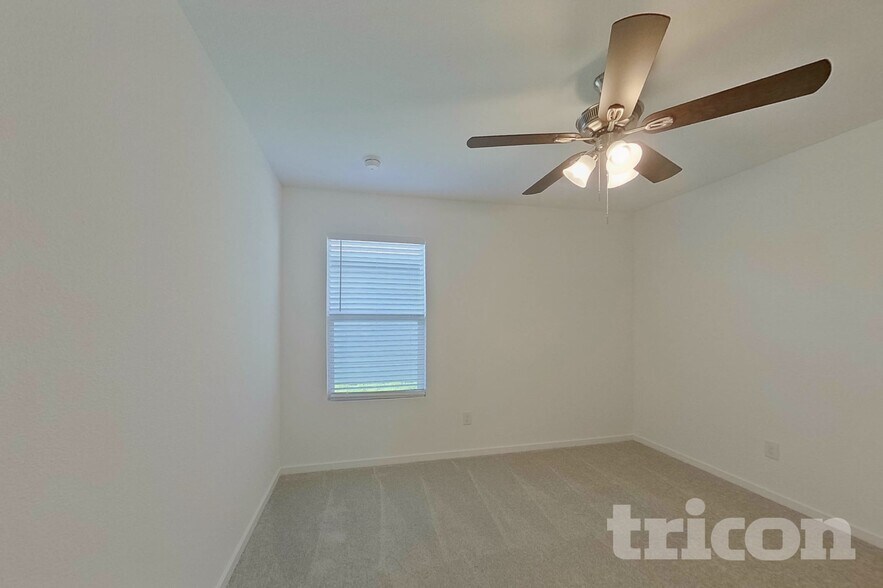 Building Photo - 843 Ponderosa Ln