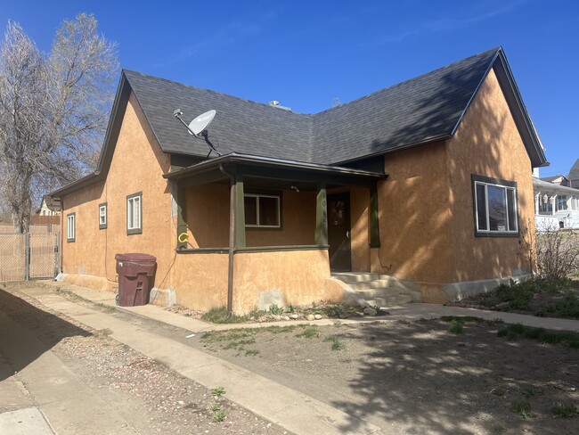 Primary Photo - 1013 Arizona Ave