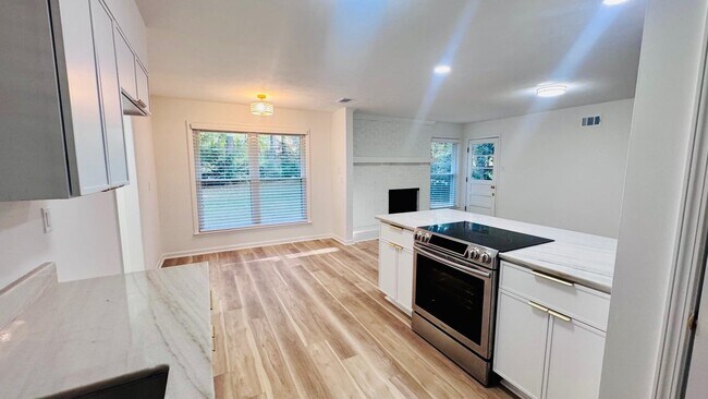 Building Photo - 7535 Parker Cir