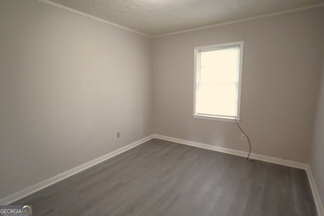 Building Photo - 351 Brook St