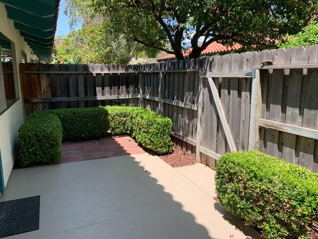 Building Photo - 181 N Kellogg Ave