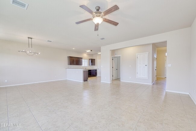 Building Photo - 5601 Valley Maple Dr