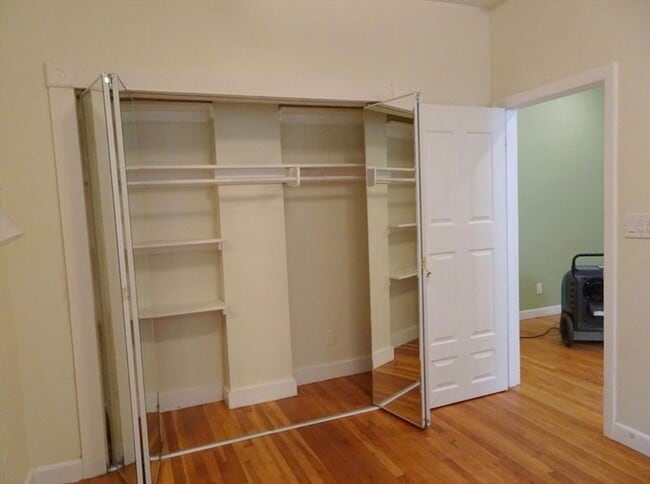 Building Photo - 15 University Rd