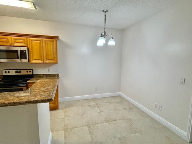 Building Photo - Lake Mary - 2 Bedroom, 2 Bathroom - $1,595.00