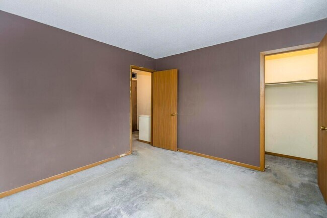 Building Photo - 7695 Barkwood Dr