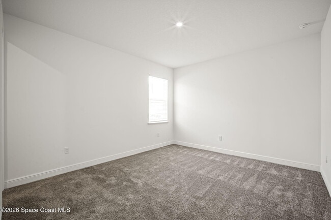 Building Photo - 6185 Moonrise Dr