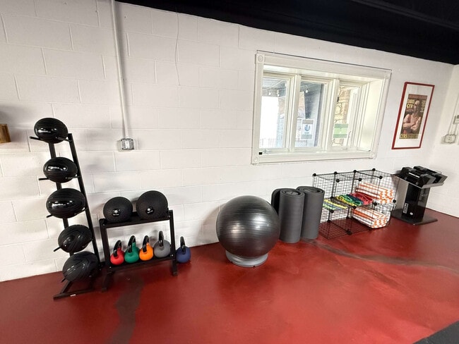 Building Photo - 33 Pinners Ln