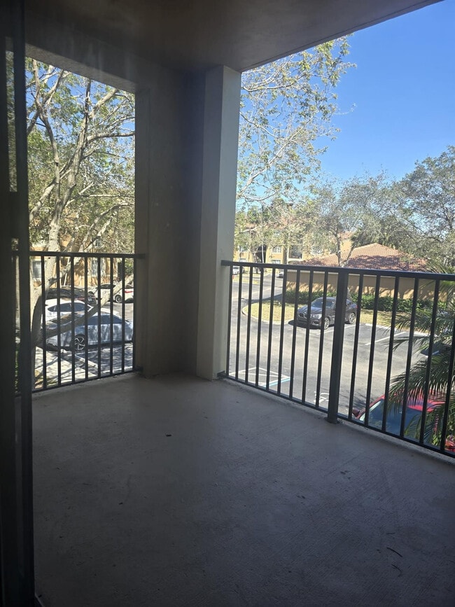 Building Photo - 7970 N Nob Hill Rd