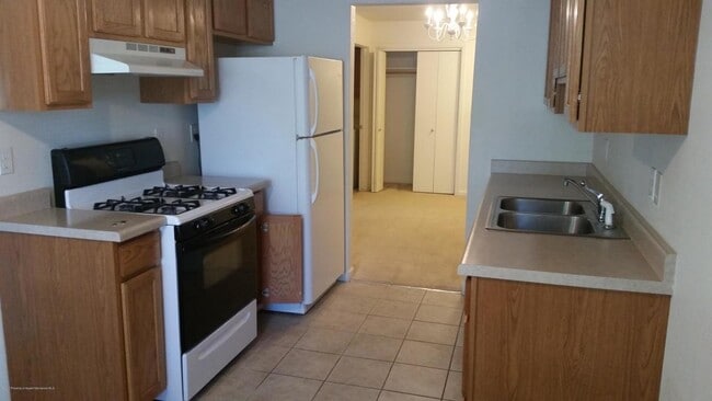 Building Photo - 792 Castle Valley Blvd