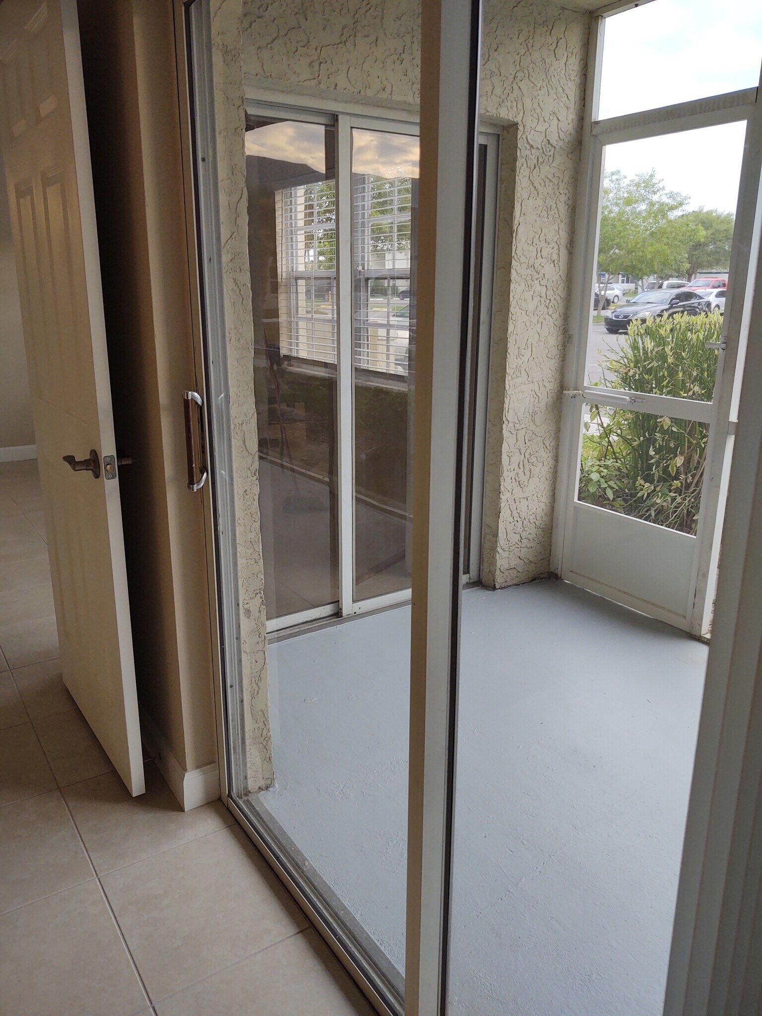 Building Photo - 1524 SE Royal Green Cir