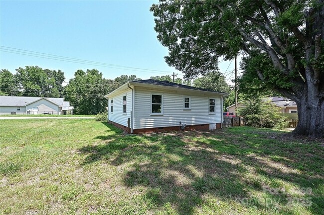 Building Photo - 6225 Macon St