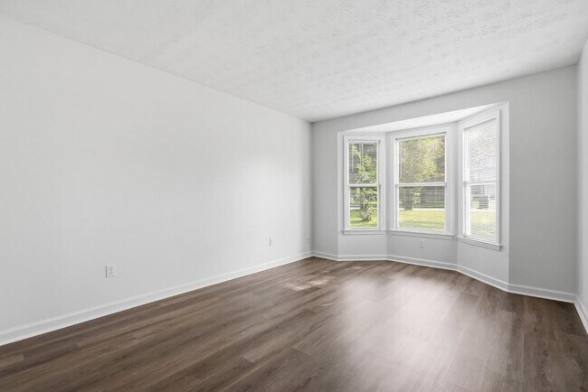 Building Photo - 4061 Keheley Glen Dr