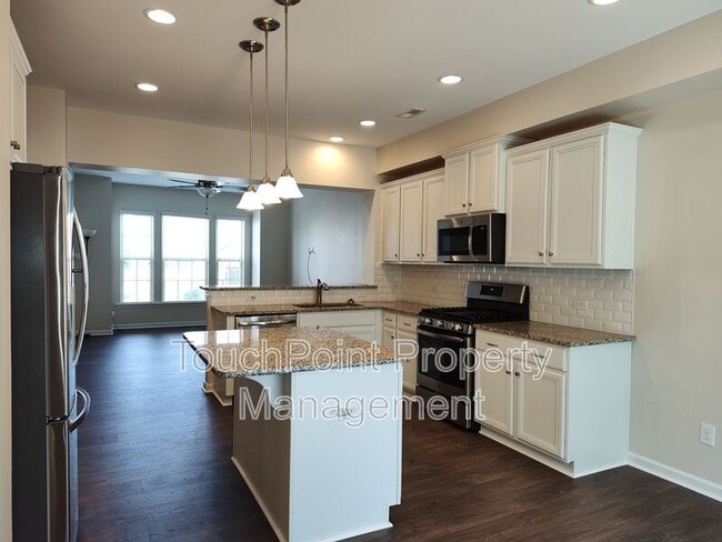 Building Photo - 513 Dulaney Dr