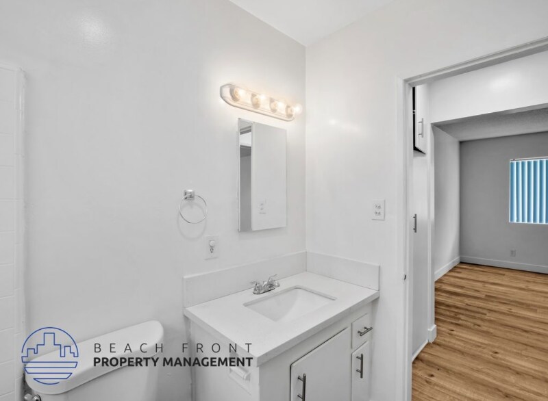 Building Photo - 868 Victor Ave