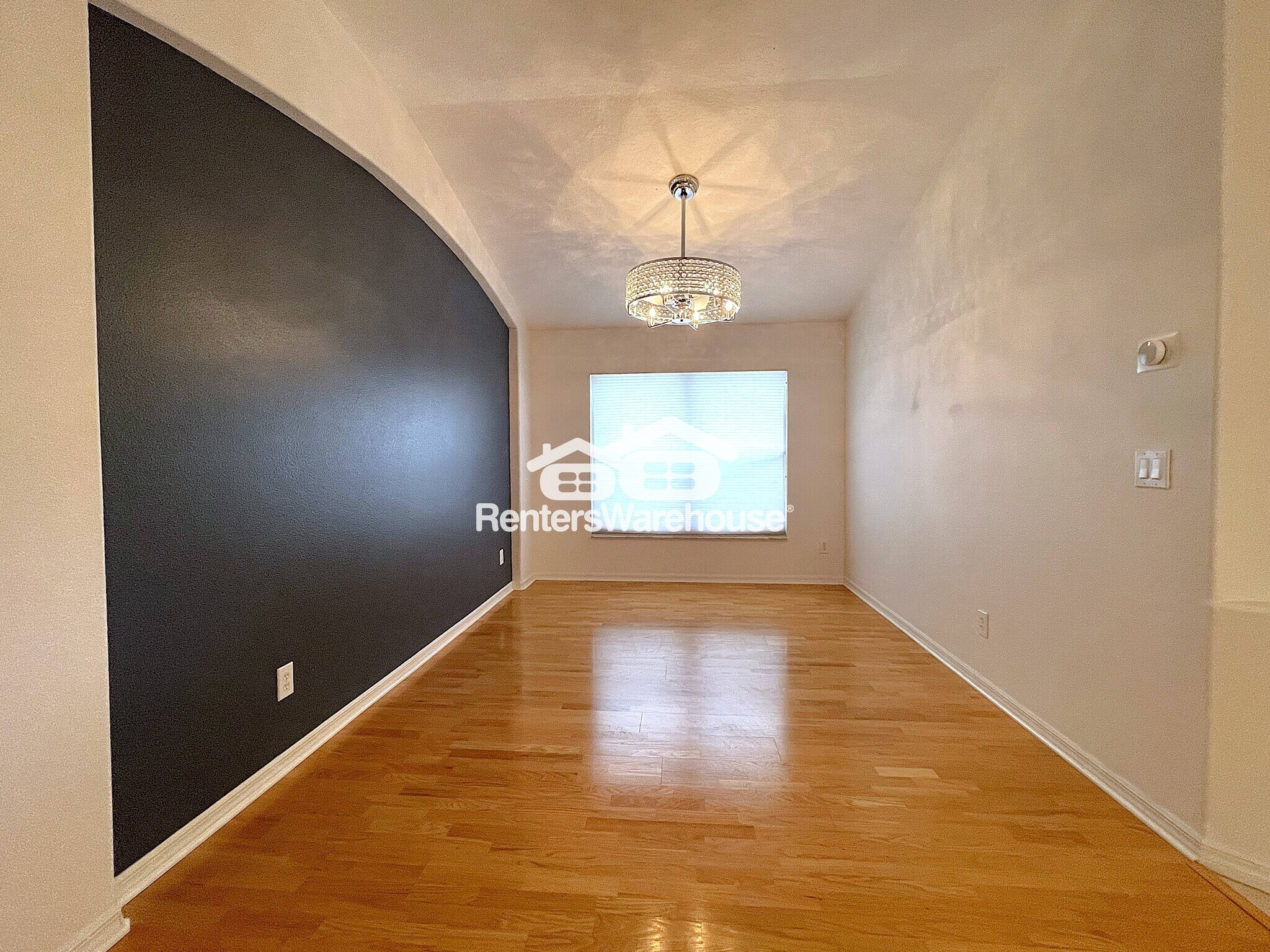 Building Photo - 14950 Hidden Oaks Cir
