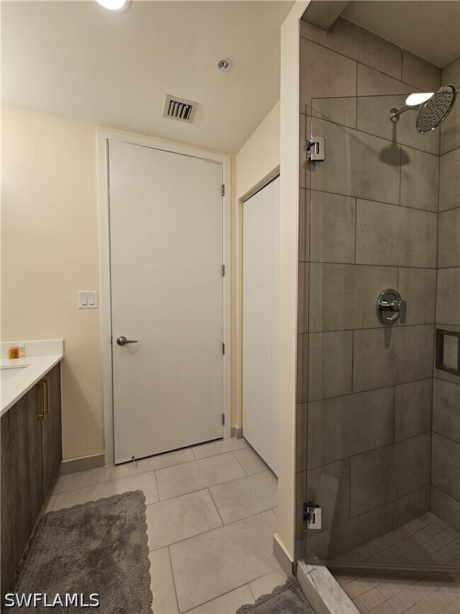 Building Photo - 26589-610 Rosewood Pointe Dr