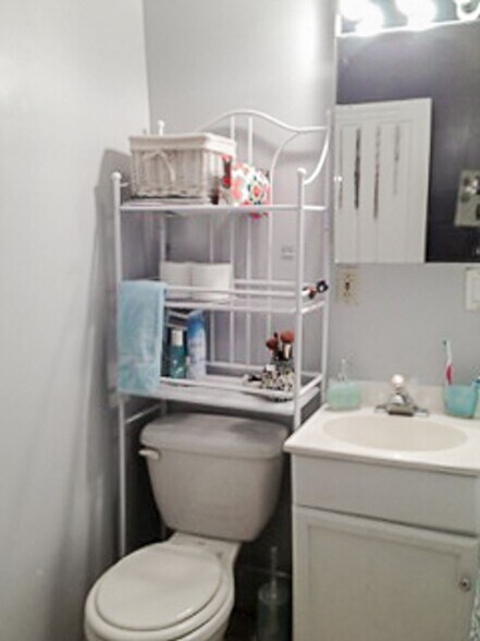 Building Photo - 2856 N Orchard St