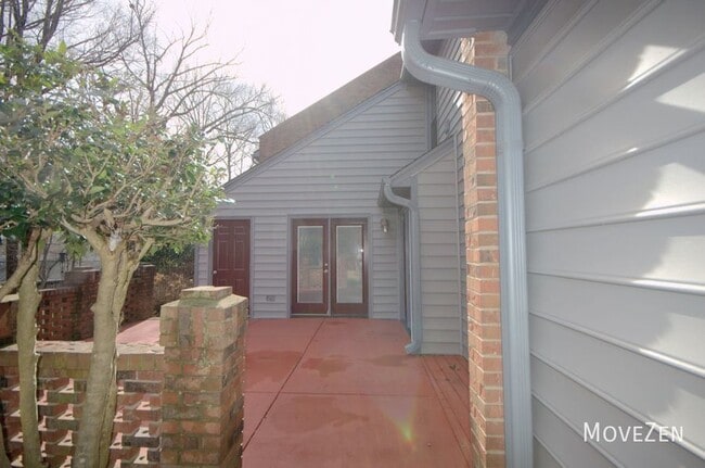 Building Photo - 2305 Brandt Village