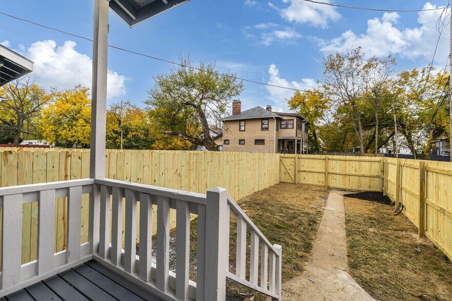 EXTERIOR - BACKYARD - 1024 Lockbourne Rd