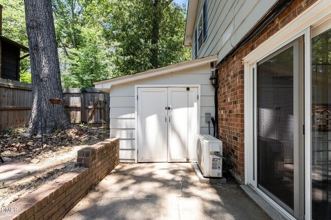 Building Photo - 1547 Fountain Ridge Rd