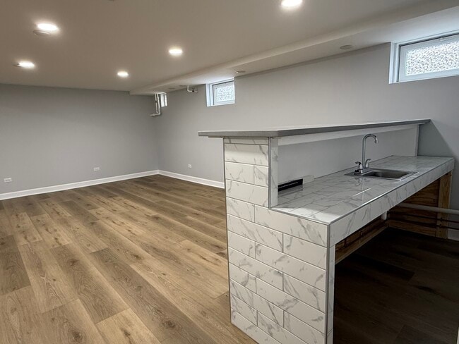 Building Photo - 10061 Lacrosse Ave