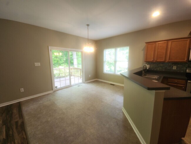Building Photo - Beautiful Spacious Home in Huntington Place!