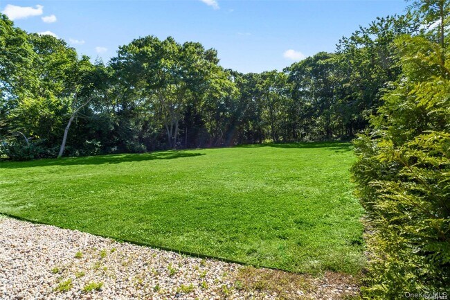 Building Photo - 25 Peters Ln