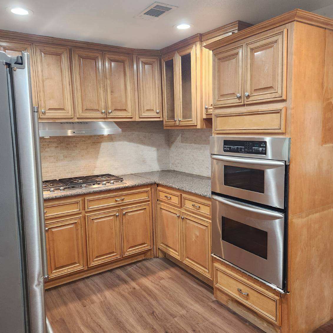 Building Photo - 220 Sendero Dr