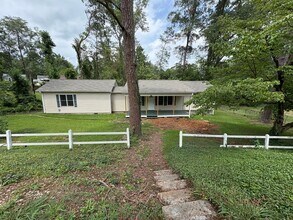 Building Photo - Lovely 3 Bedroom 2 Bath Home in Spartanburg