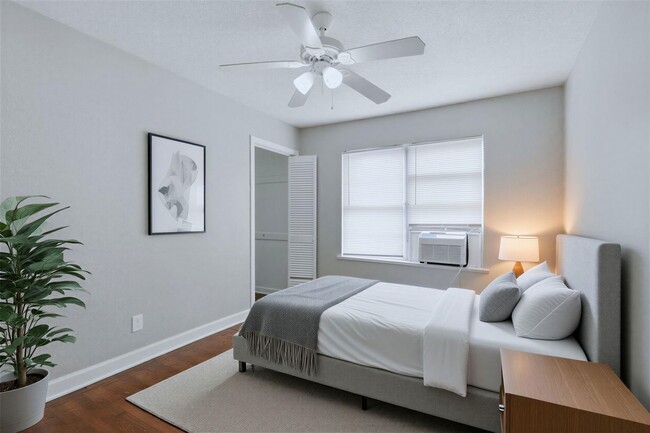 Building Photo - 1226 5th Ave N