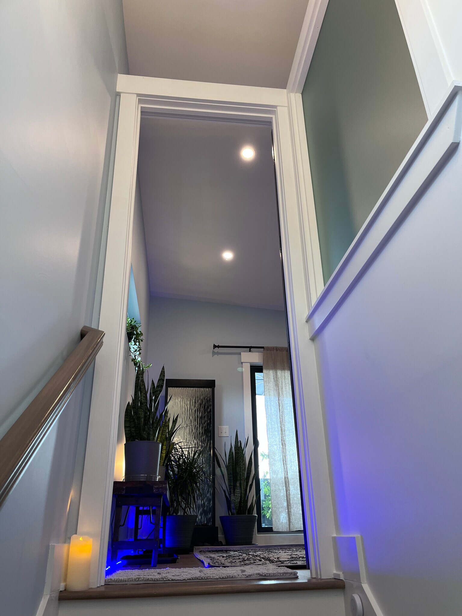 Condo entry - 1460 Spann Ave