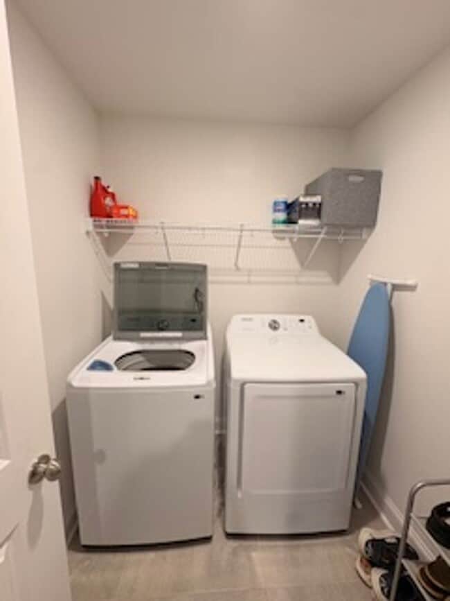 Building Photo - Available May!